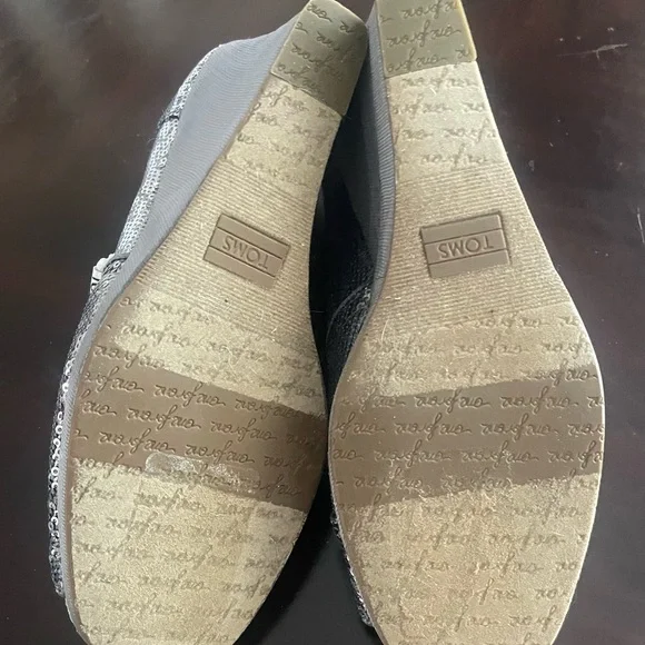 Toms Women's Sparkling Silver Wedge - Picture 4 of 4